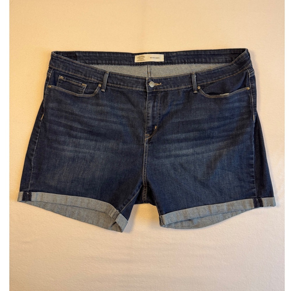 Classic Signature by Levi Strauss Womens Size 22 Mid Rise Denim Shorts Dark Wash
